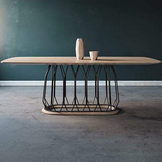 ordito dining table